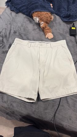 Vineyard Vines On-The-Go Shorts – Size 33