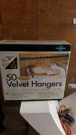 NEW 50-Pack Heavy Duty Velvet Hangers – Camel / Beige