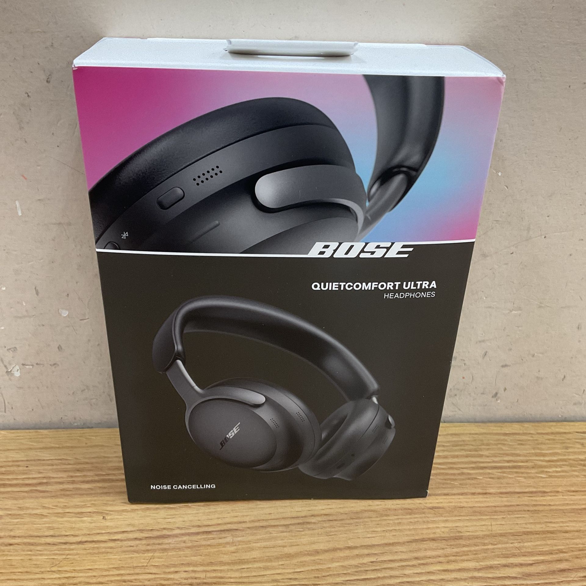 BOSE QUIET COMFORT ULTRA NOISE CANCELLING HEADPHONES.