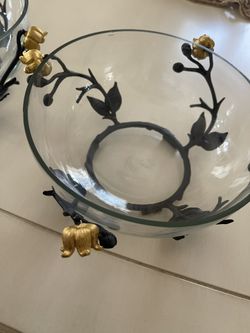 Glass Bowl With Ornamental Base