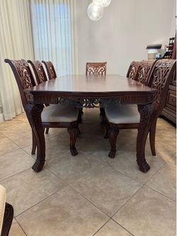 Beautiful Solid Wood Dining Room Set – Table, 8 Chairs & China Cabinet