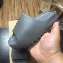ADIDAS YEEZY SLIDE  “ GRANITE 👽🌚🦍.”