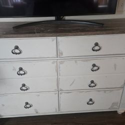 Wood 6 Drawer Dresser