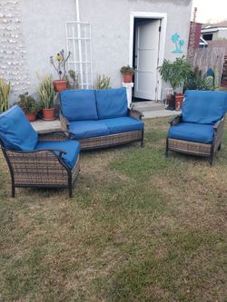 Patio Loveseat And 2 Chairs