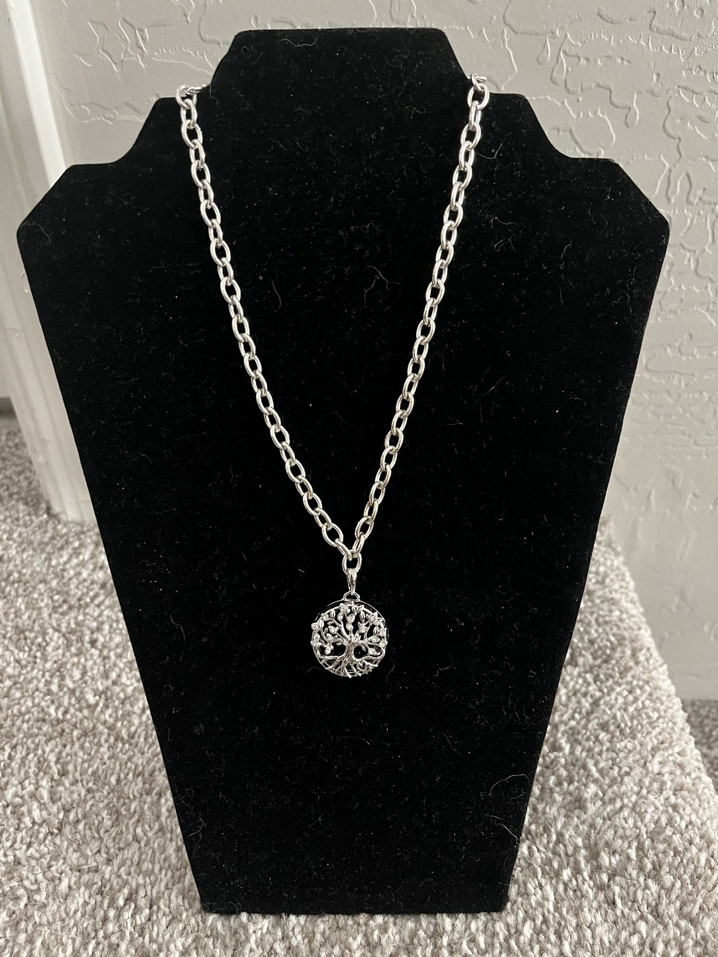 Family Tree Photo/ Charm Locket Necklace