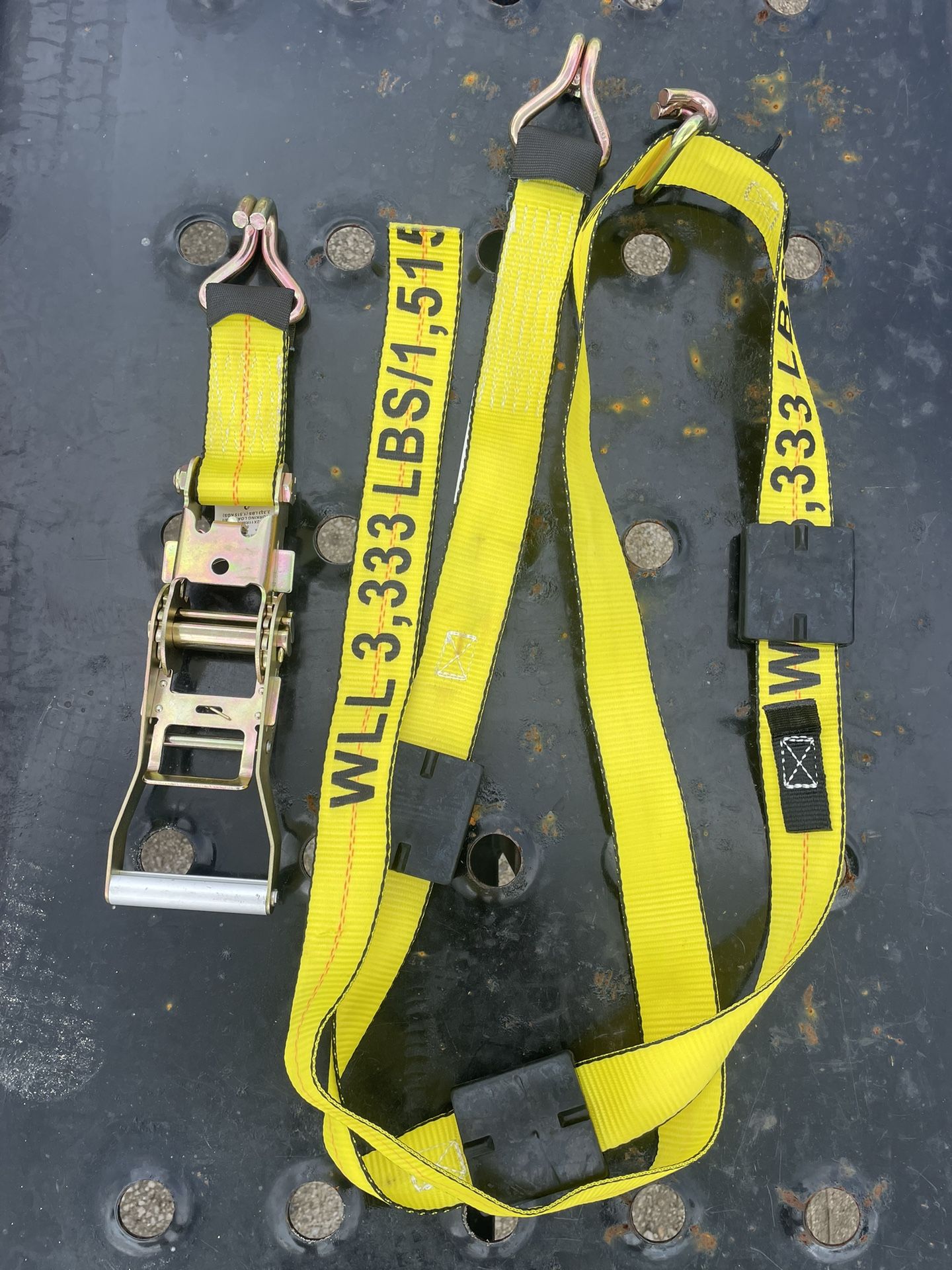 CAR HAULER 3-POINT RATCHET STRAPS. J-HOOK. OVER TIRE