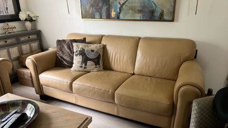 Couch and love, seat can separate