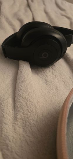 Beats Solo 4 Wireless Headphones (Black) with Cases