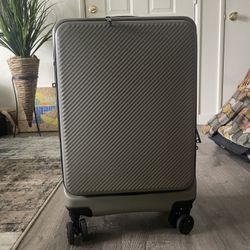 Like New Calpak Carry On Luggage-High Quality