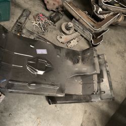New Trunk  Pan With Braces 