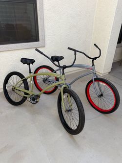 PAIR OF HBBC SKULLXBONES BEACH CRUISERS