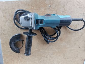 Makita Corded Angle Grinder, 5Amp, with Guard and Handle