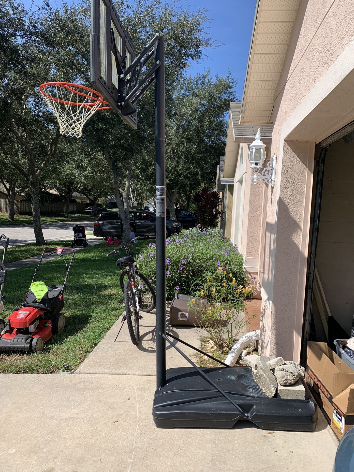 Basketball hoop