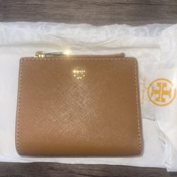 NEW Authentic Tory Burch Wallet
