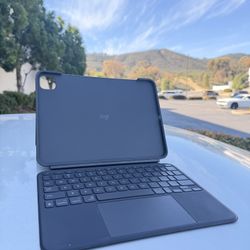Logitech Combo Touch Case W/ Track Pad For IPad Pro 11” M4 / M5