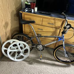 1984 Diamondback Super Streak, New Decals On Board Very Clean All Original Parts $1000