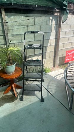4-Step Folding Step Ladder