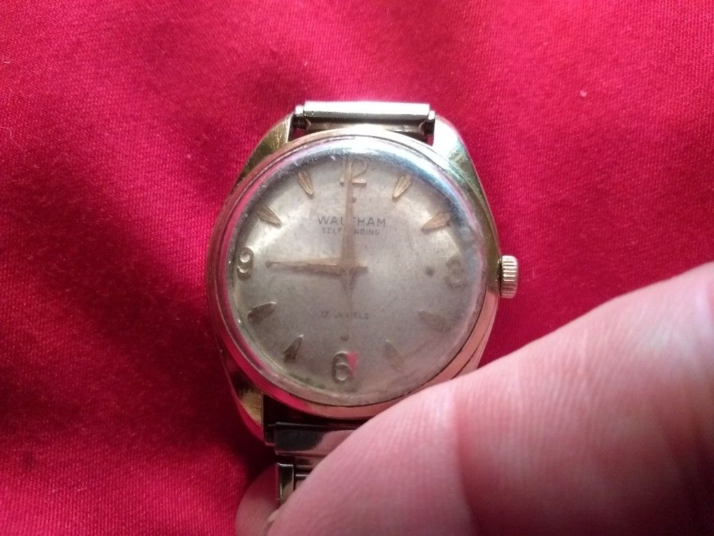 Late 60s vintage Waltham 17 Jewel Self- Winding / Automatic Swiss Calibre