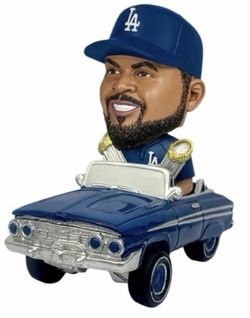Ice cube bobble head