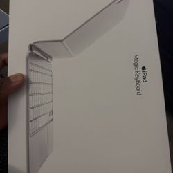 Apple Magic Keyboard for iPad Pro 11-inch (M4) – Excellent Condition