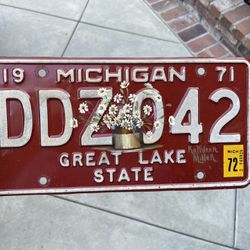 Vintage Michigan License Plate 1971 