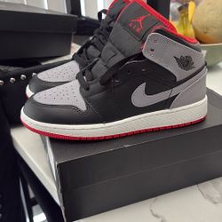 Air Jordan 1 Mid 4.5y