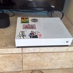 Microsoft Xbox One S (500GB) w/ Controller 
