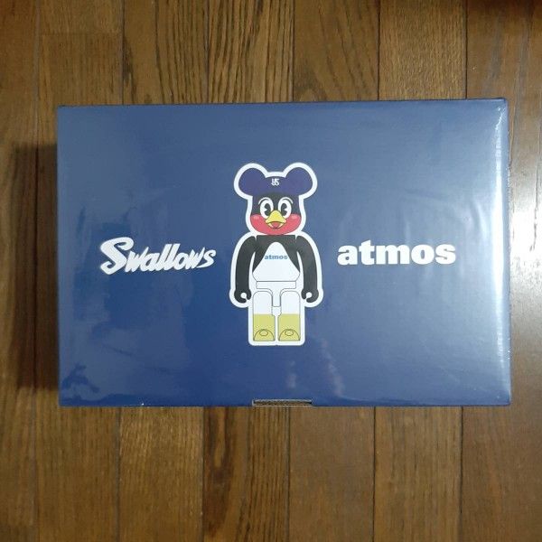 Bearbrick x atmos x Tokyo Yakult Swallows 100% & 400% Set