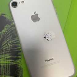 Factory Unlocked Apple iPhone 7 32gb, sold with warranty 