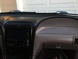 2000 Ford Mustang V-6