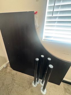 Corner desk