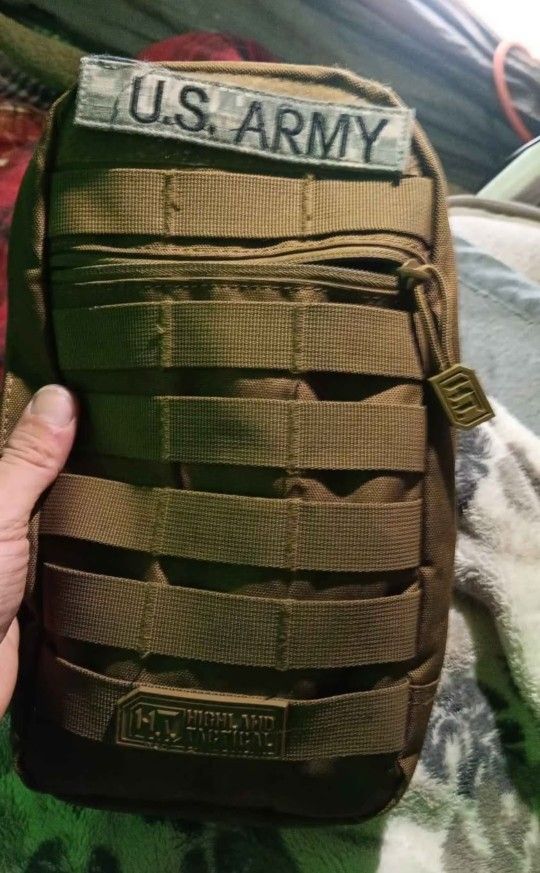 NWOT Highland Tactical Expo Sling Bag