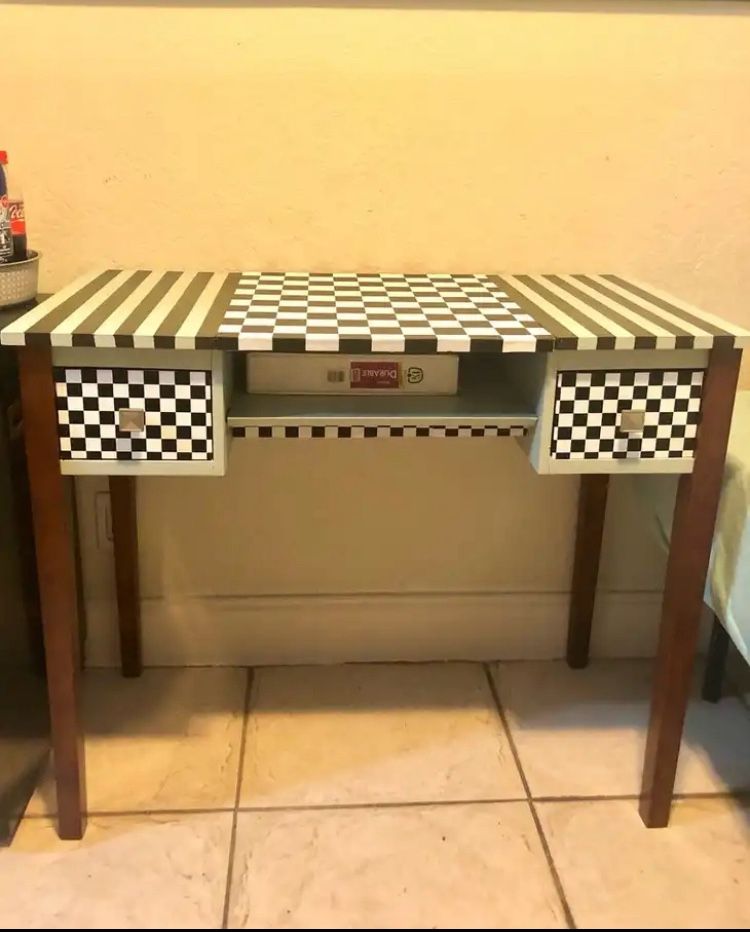 Desk/ Vanity/ Console Table 