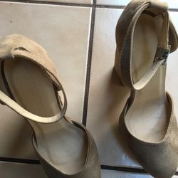 Wild diva ladies shoes size 8 ... 6inch heel