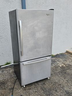 hisense top and bottom stainless steel refrigerator.