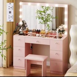 44" Makeup Vanity Desk with Glass Top, Lighted Mirror, 7 Drawers Vanity Table wi