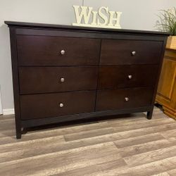 BEAUTIFUL ESPRESSO COLOR 6 DRAWERS LONG DRESSER 