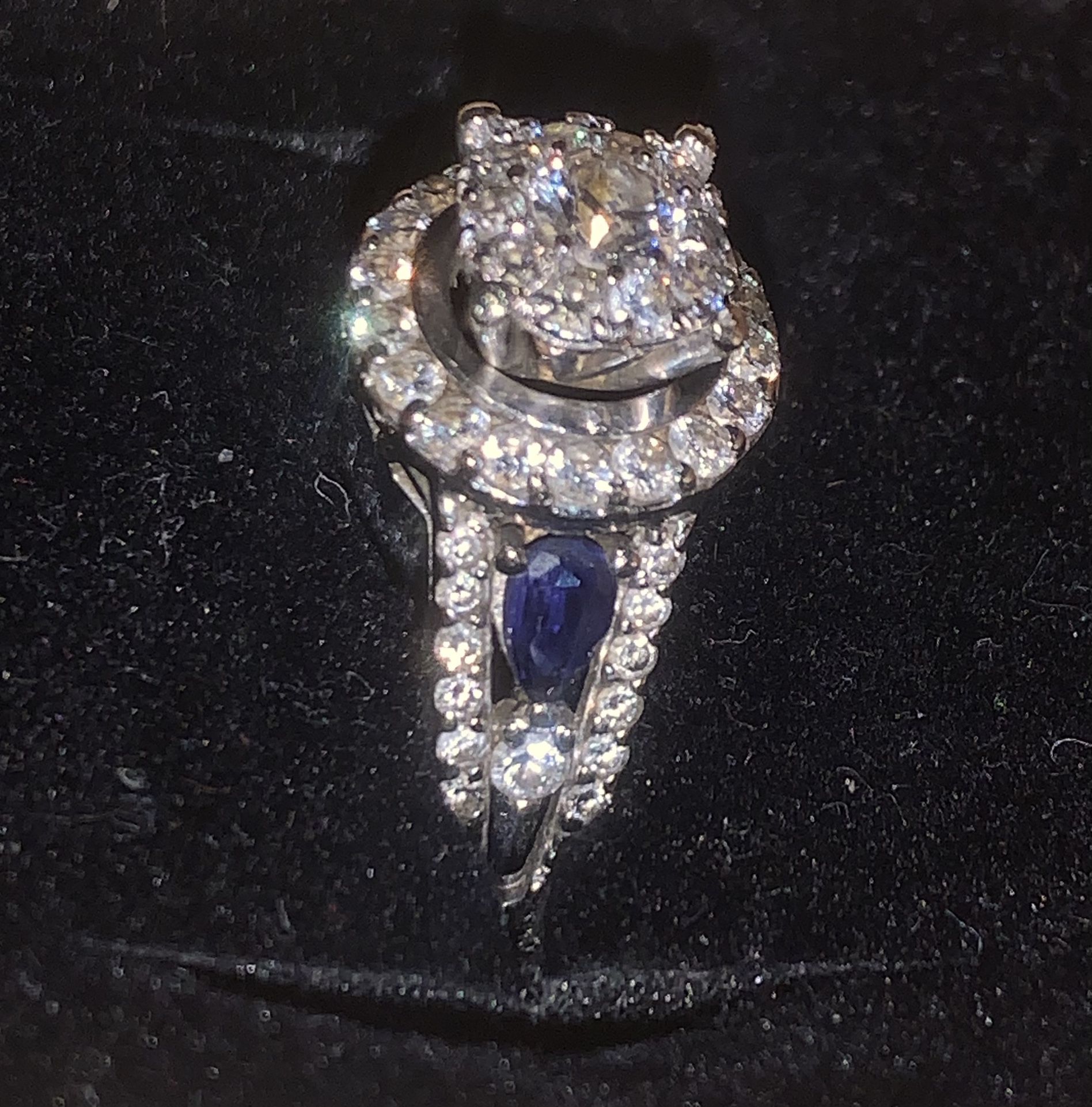 Sz 7 Beautiful Cluster Diamond Engagement Ring With Blue Sapphire Stones