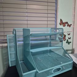 Desk organizer