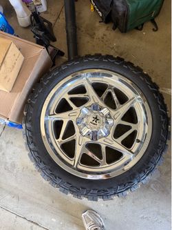 33x12.50 r22 Rbp rims with mudterrains