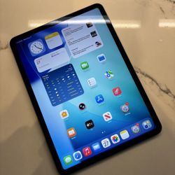 Apple 11” iPad Pro 128GB WiFi! 90 day warranty! We offer financing