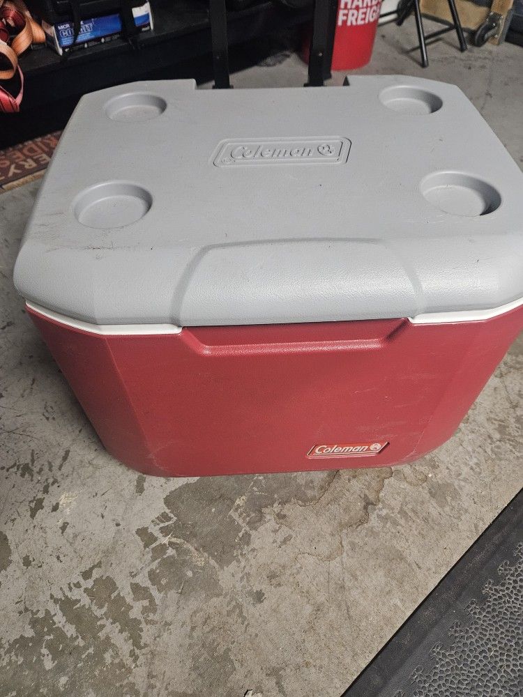 Coleman Rolling Cooler 45-60 qt - Red