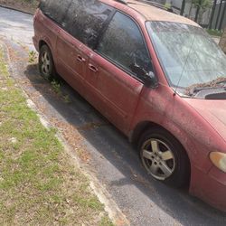 Dodge Caravan 600(obo)