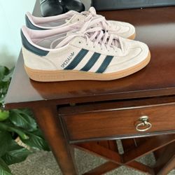 Women’s Adidas Spezial