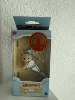 exclusive keychain Calico Critters Comic Con exclusive keychain