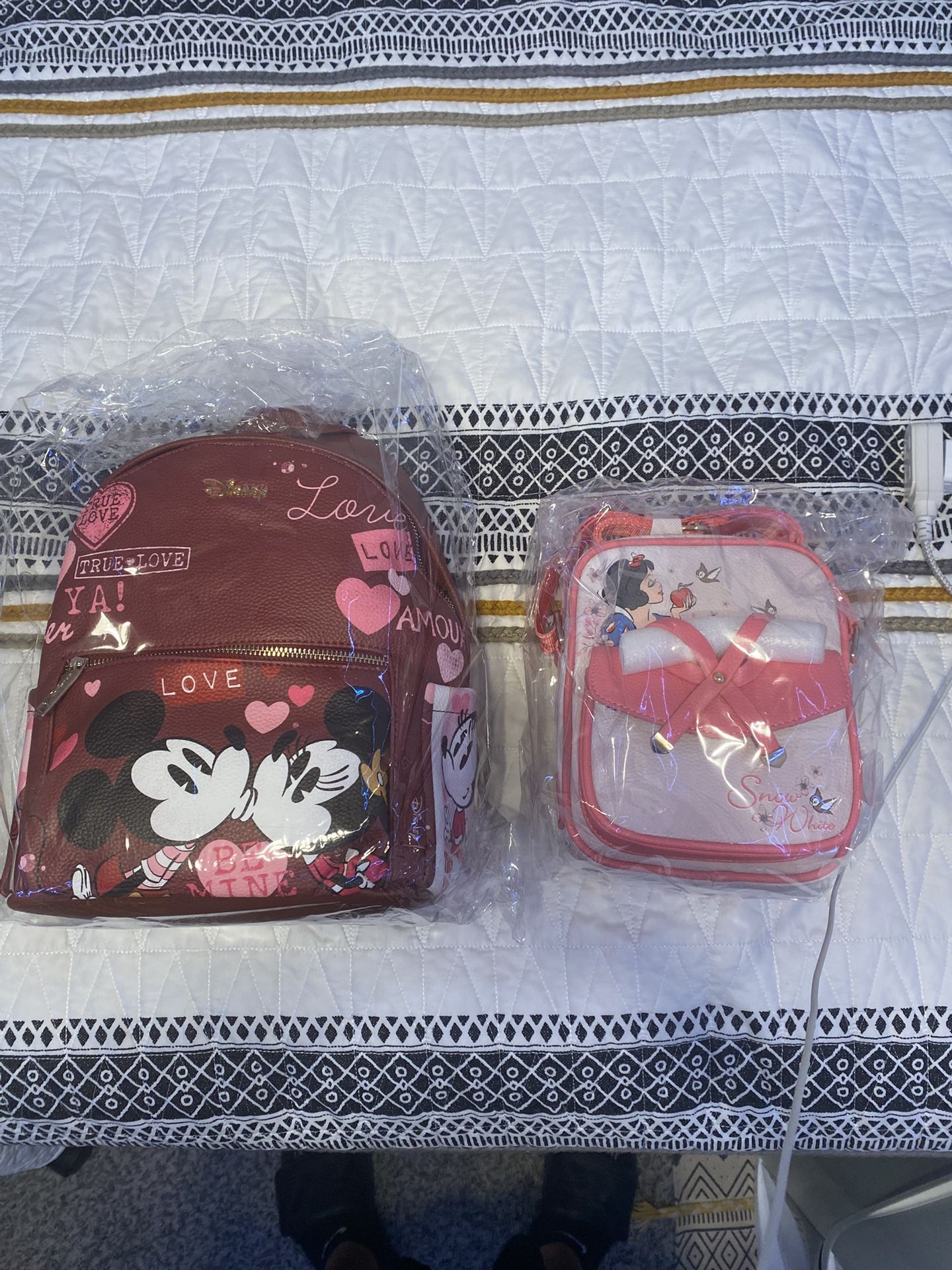 Minnie Mouse Backpack Wondapop & Snow White Crossbody