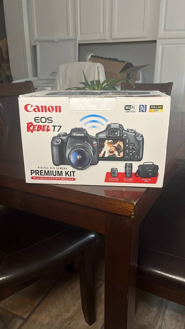 Canon EOS Rebel T7 Premium Kit