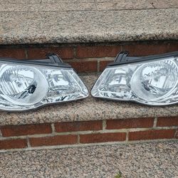 HYUNDAI ELANTRA HEADLIGHTS