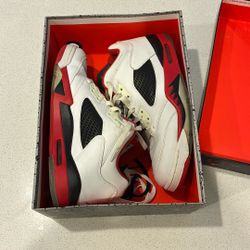 Retro Low Fire Red 2016 