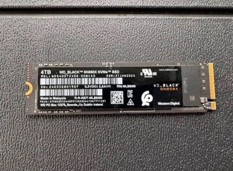 Western Digital WD BLACK SN850X 4TB M.2 NVMe Internal SSD